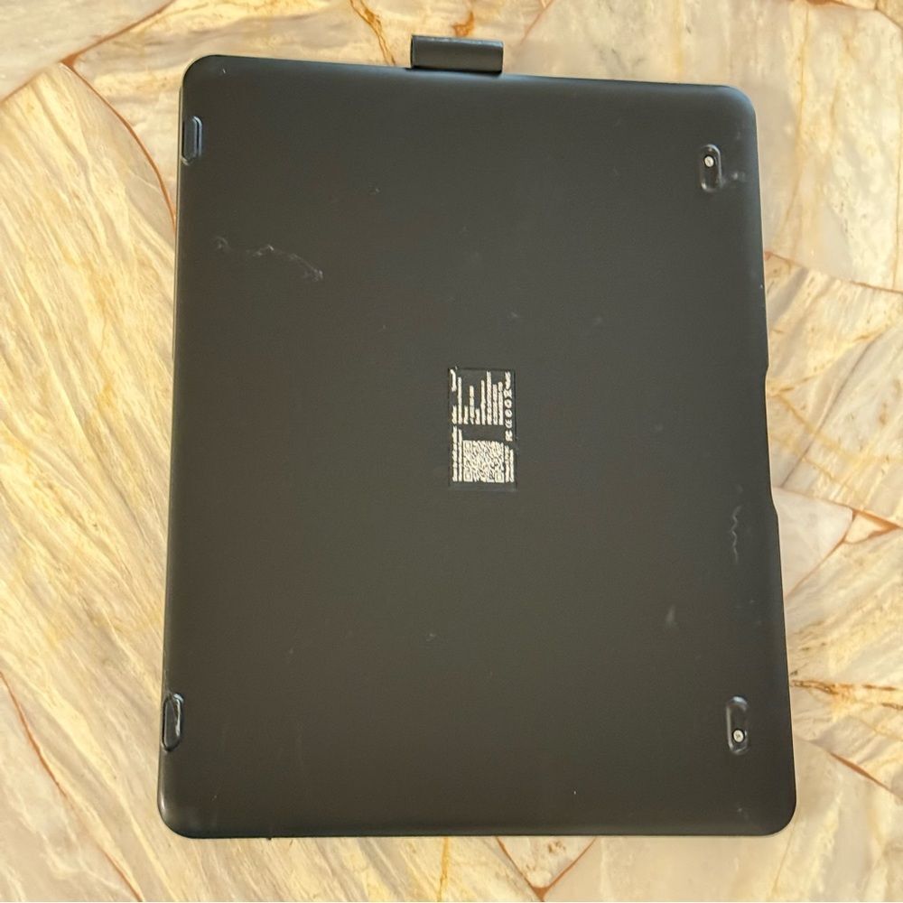 Sleek Black‎ Laptop